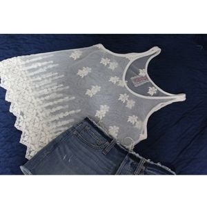 🌎MAUVE~white lace embroidered tank top (S)